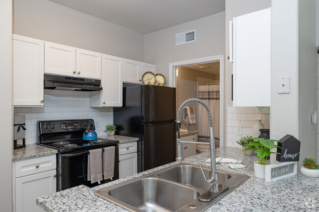 Kitchen - Northbrooke Apartment Homes