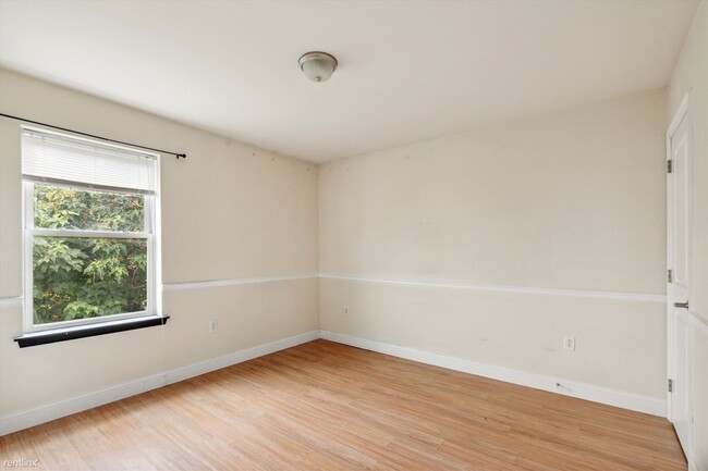 Building Photo - 6 br, 6 bath Triplex - 1706 CECIL B MOORE ...