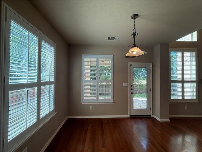 Building Photo - 9301 Castle Pines Dr