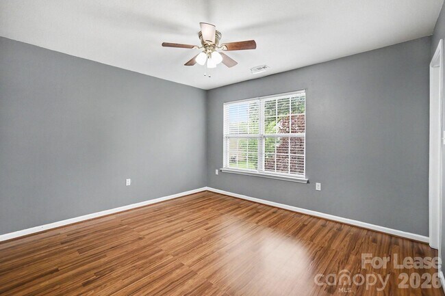 Building Photo - 4937 Broad Leaf Ct