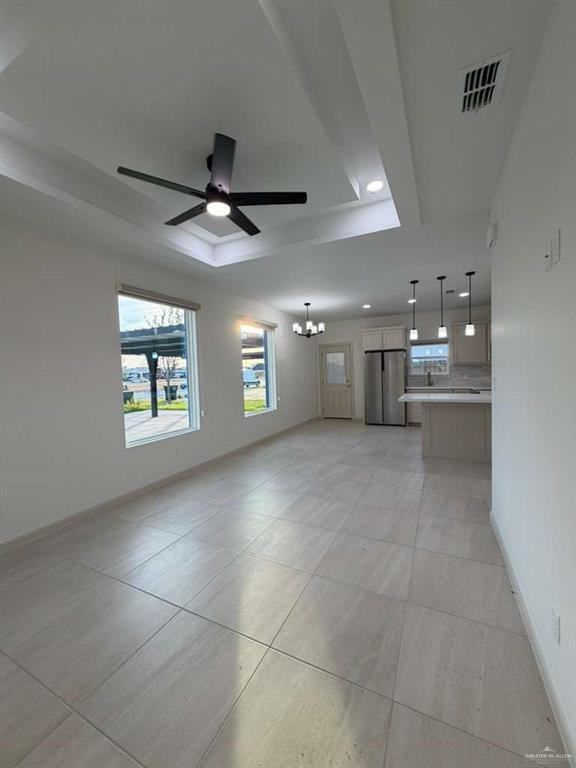 Building Photo - 13 Dragonfly St