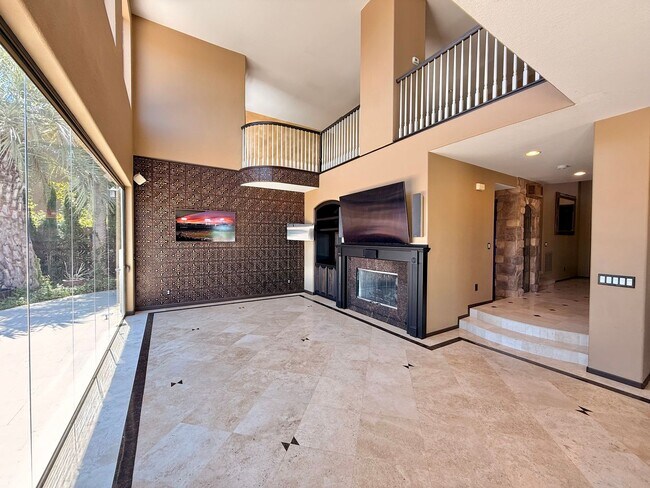 Building Photo - Luxurious Tuscan Style Villa in San Diego - Entertainers Dream!