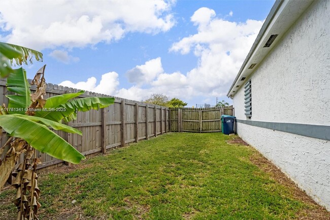 Building Photo - 11605 SW 147th Ave