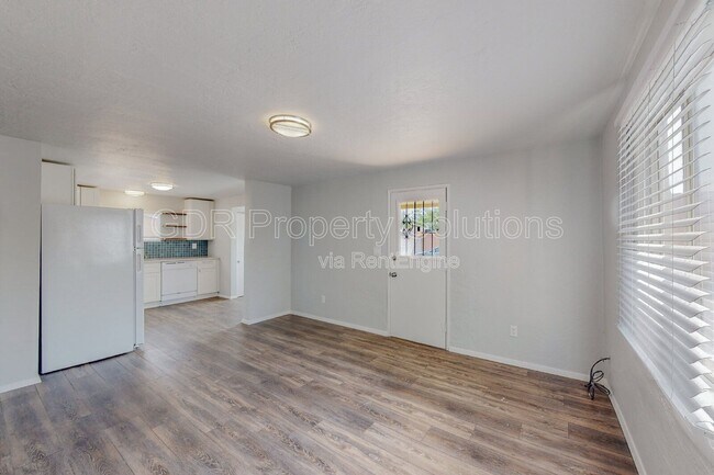 Building Photo - 1717 Griegos Rd NW