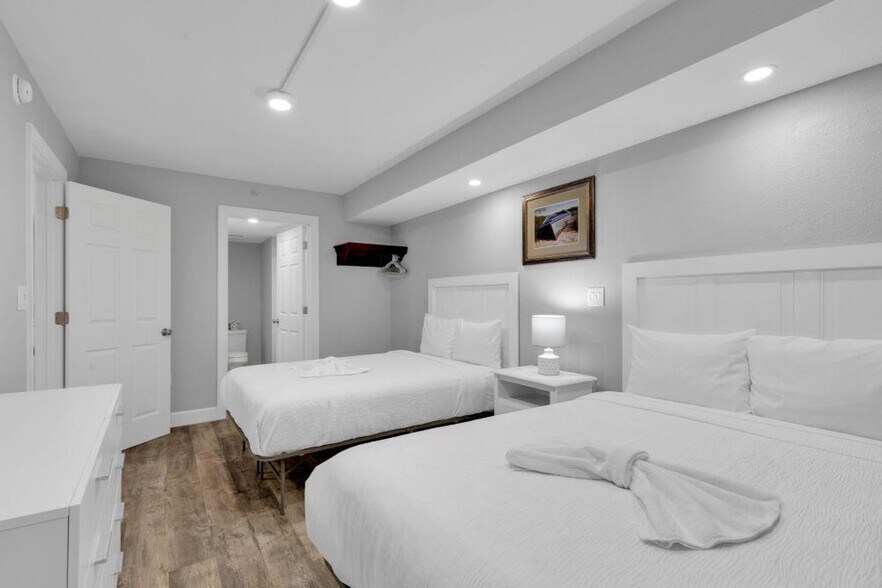 Building Photo - 1700 N Ocean Blvd