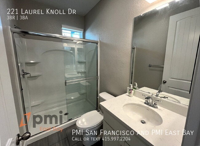 Building Photo - 221 Laurel Knoll Dr