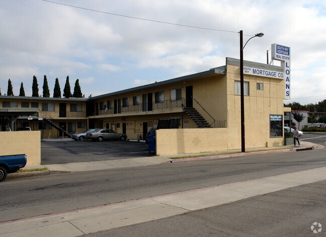 Building Photo - HAWTHORNE 2