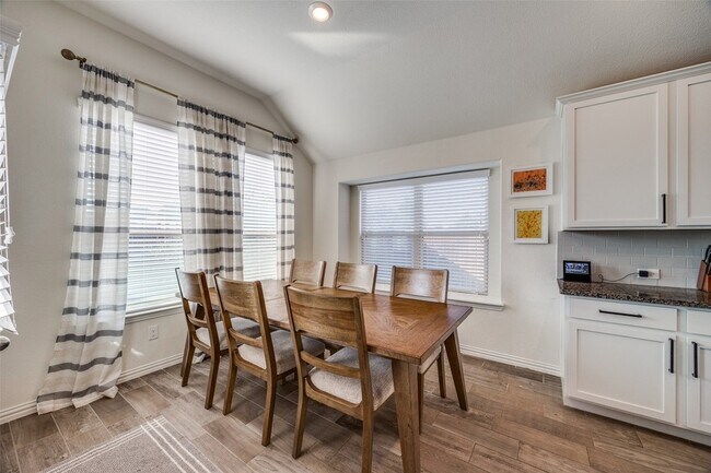 Building Photo - 4533 Hemingway Ave