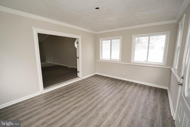 Building Photo - 28975 Aleine Ave