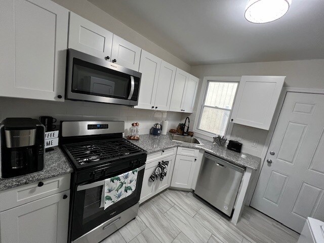 Building Photo - 124 N Portland Ave