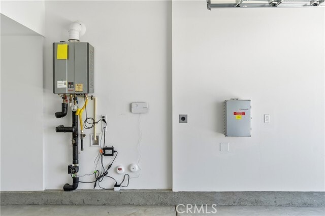 Building Photo - 156 Chorus