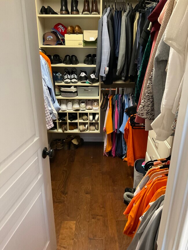 Main closet - 9227 Honors Way