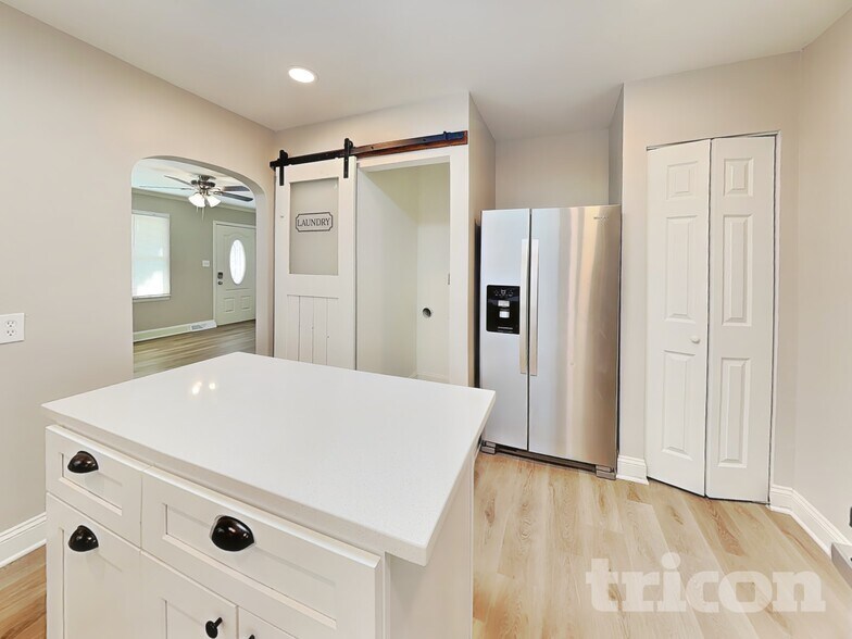 Building Photo - 1 Roberta Rd