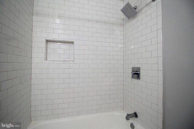 Building Photo - 1809 Riggs Pl NW