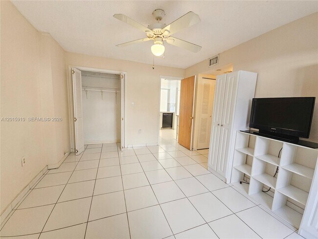 Building Photo - 1341 SW 124th Ct