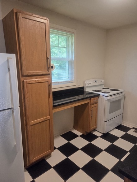 Building Photo - 419 Kinsey Blvd