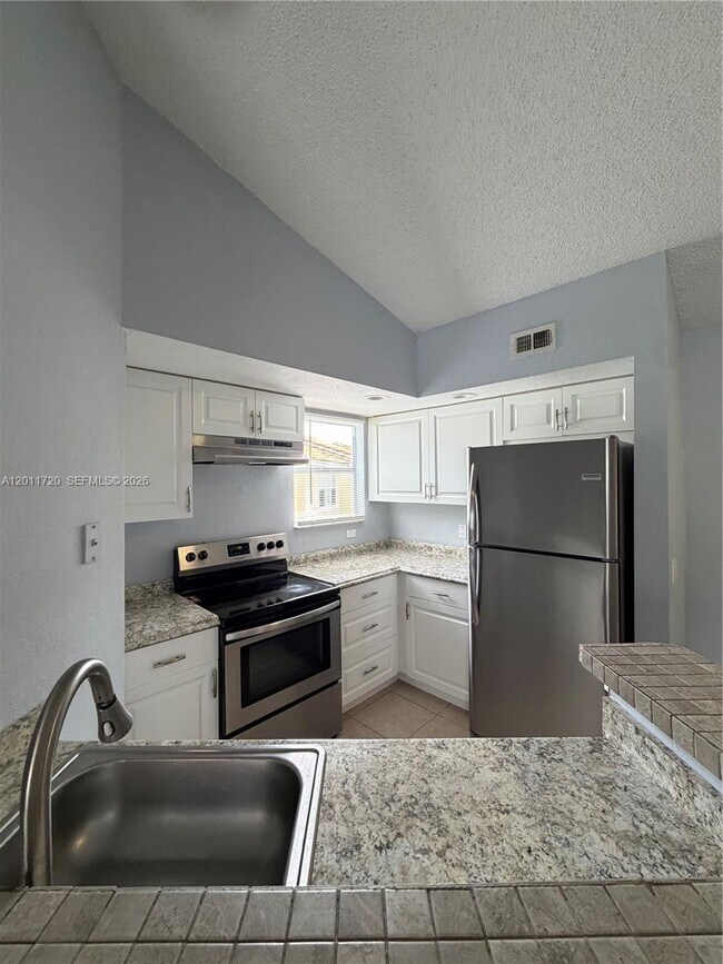 Building Photo - 1306O0 Vista Isles Dr