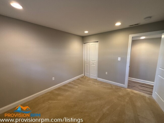 Building Photo - 625 Edwards Rd