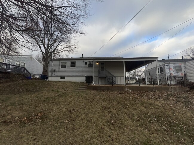 Building Photo - 1006 Highmont Dr