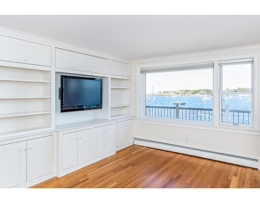 Building Photo - 147 Front St