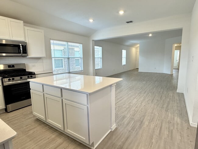 Building Photo - 273 Sormonne Lp
