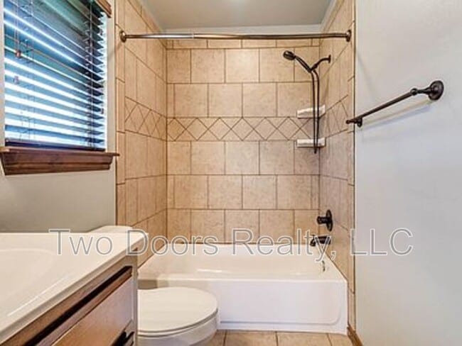 Building Photo - 10721 SW 31st Ct