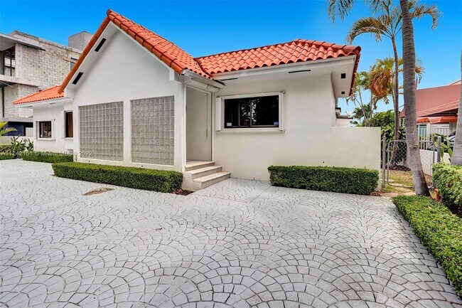 Building Photo - 1411 N Biscayne Point Rd