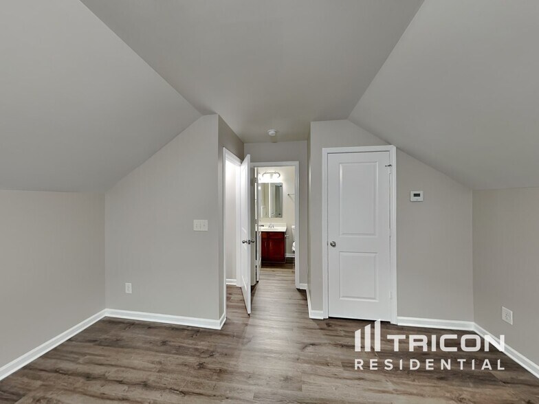 Building Photo - 1804 Hoosac Dr
