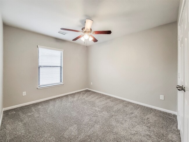 Building Photo - 18428 Sunrise Oaks Ct