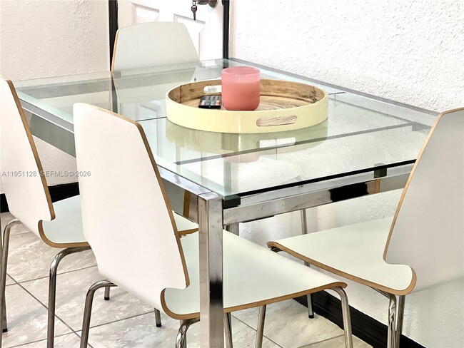 Building Photo - 2608 NW 26th St