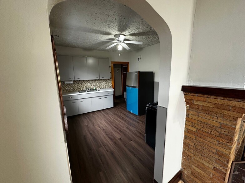 Building Photo - 23 Indian Orchard Pl