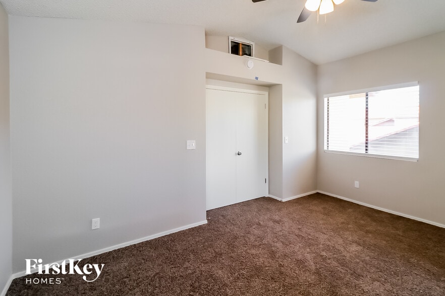 Building Photo - 3638 E Verdin Rd