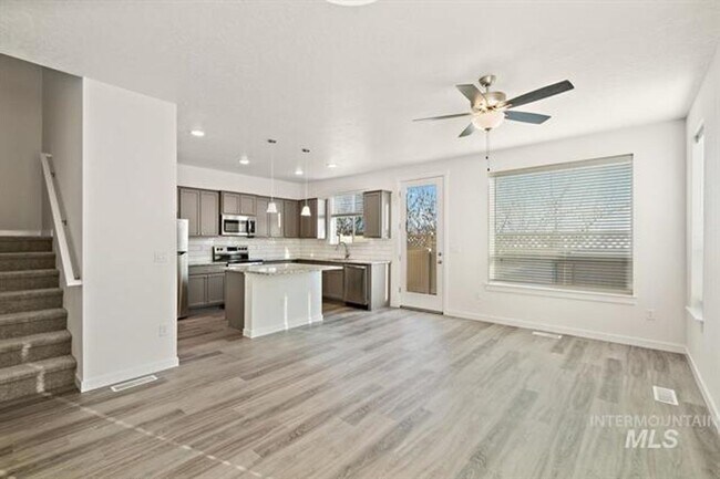 Primary Photo - Adorable Townhome in South Meridian