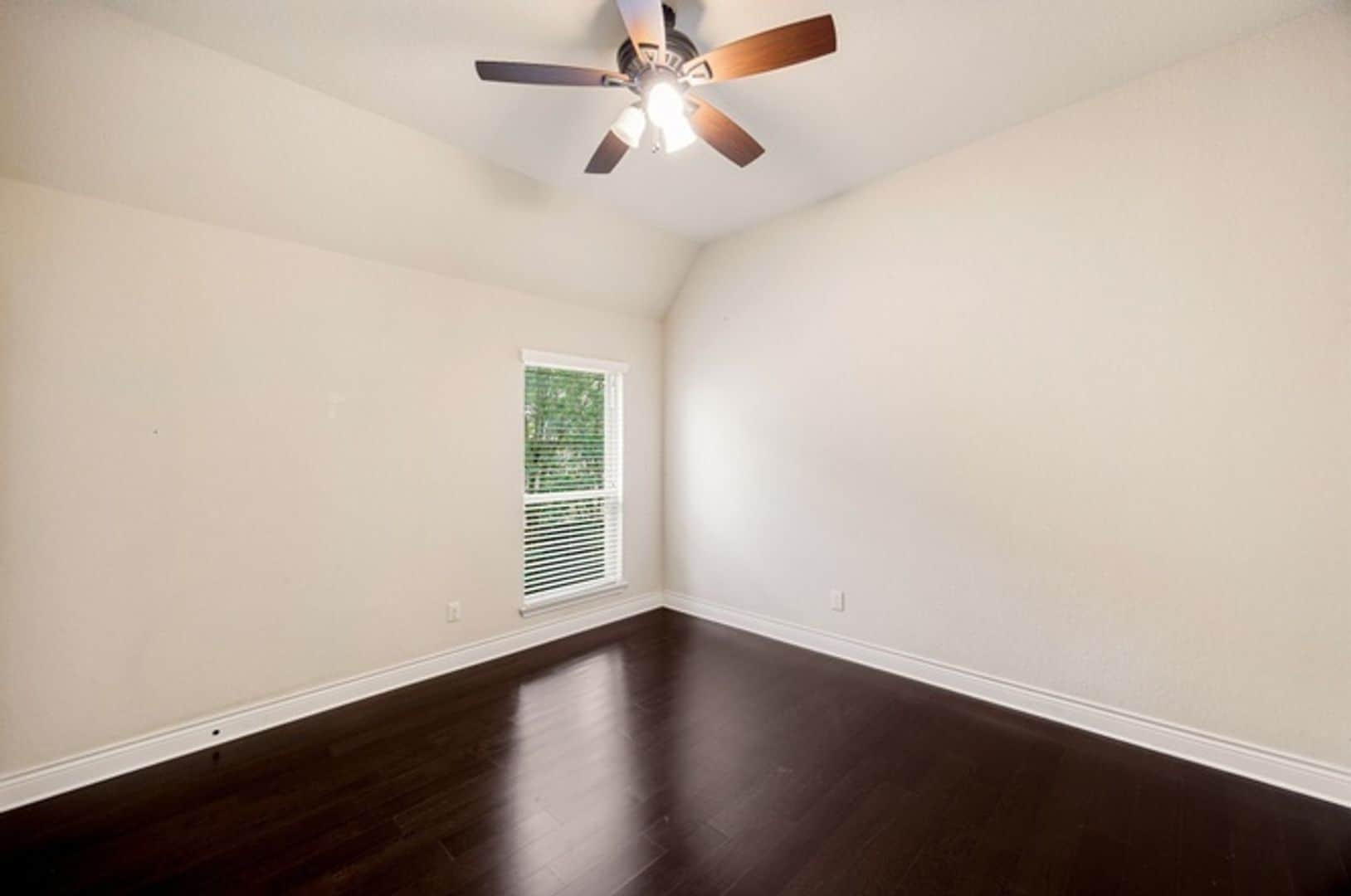 Building Photo - 518 Lucrezia