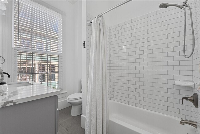 Building Photo - 1724 33rd St