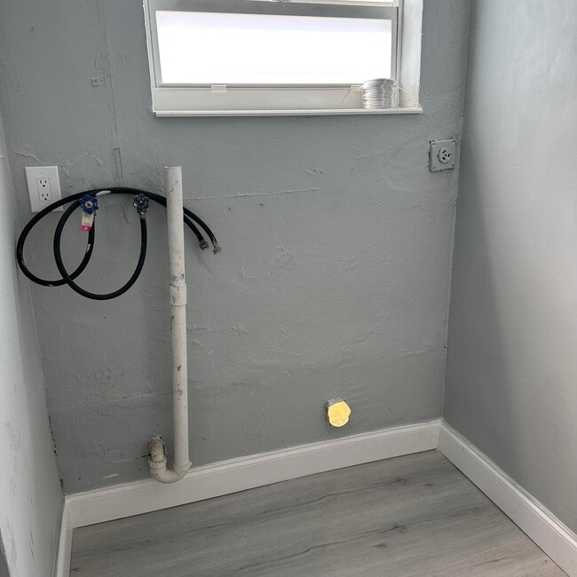 Building Photo - 3620 NW 9th St