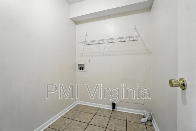 Building Photo - 9563 15th Bay St