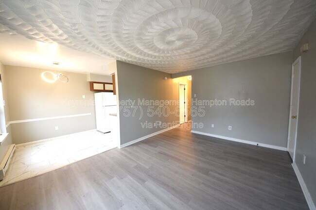 Building Photo - 405 Clifton St