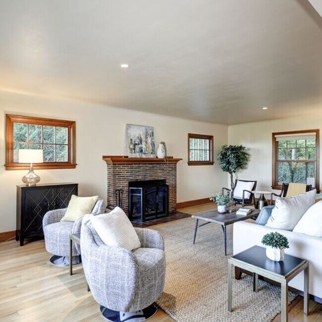 Building Photo - Beautiful 4 Bed, 3.5 Bath Rental home in S...