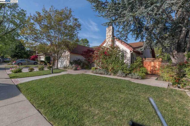 Building Photo - 39610 Benavente Ave