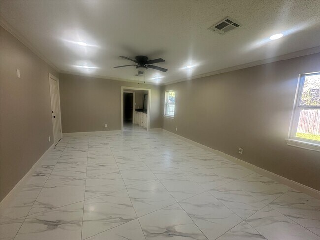 Building Photo - 6214 Ogden Forest Dr