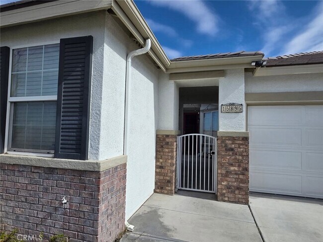 Building Photo - 15895 Green Acres Ct