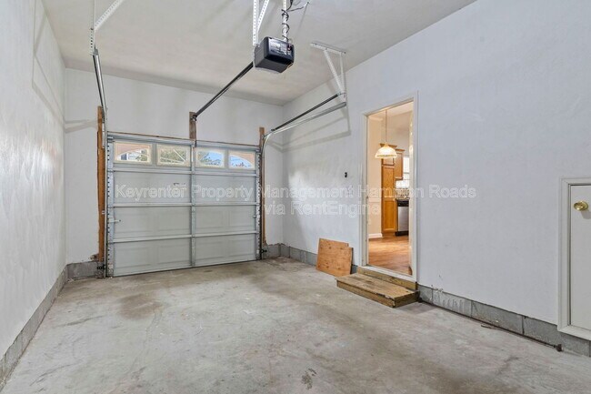 Building Photo - 5129 Maracas Arch