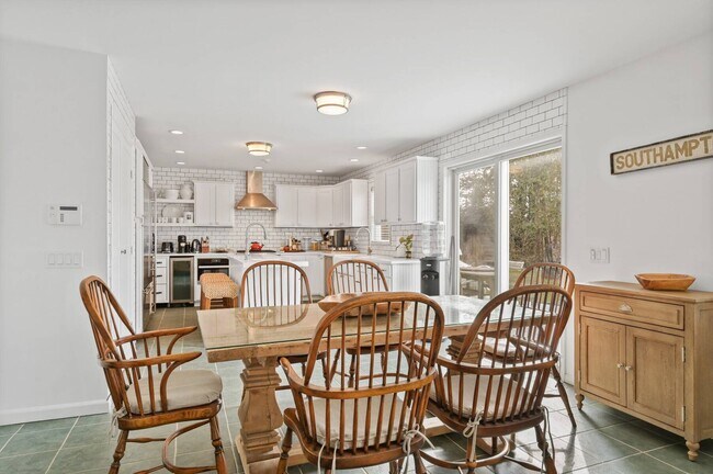 Building Photo - 25 Meadowgrass Ln