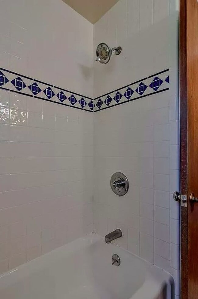 Building Photo - Fantastic 3 Bed 2 Bath Home Available Now!