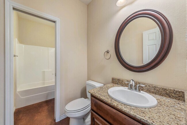 Building Photo - Available August 2026! 4 Bed, 3 Bath in Horse Haven Estates!!