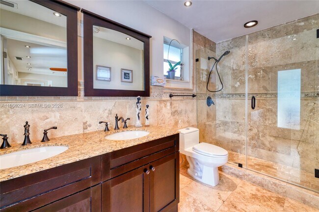 Building Photo - 5826 SW 17th St