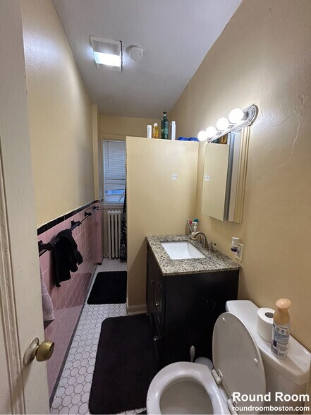 Building Photo - 17 Hillside St