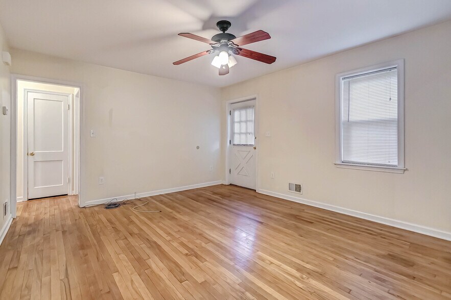 Building Photo - 4827 Indian Ln