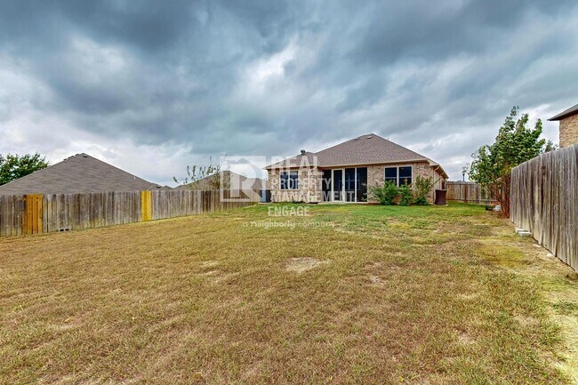 Building Photo - 3 Bedroom Single-Story Home available For ...